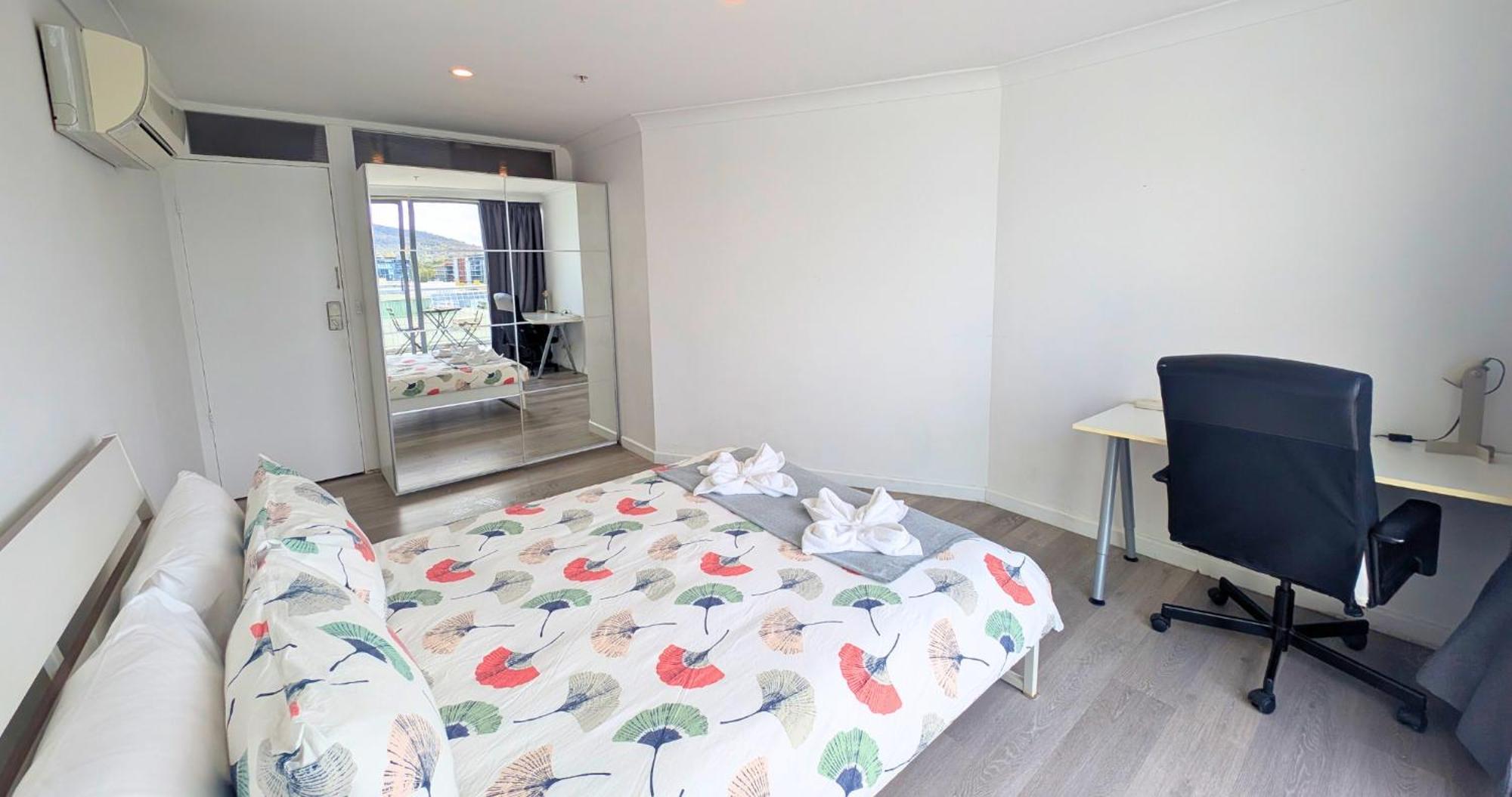 Dana-Cozy Private Room In Shared Central Apt-Rm 2 캔버라 외부 사진